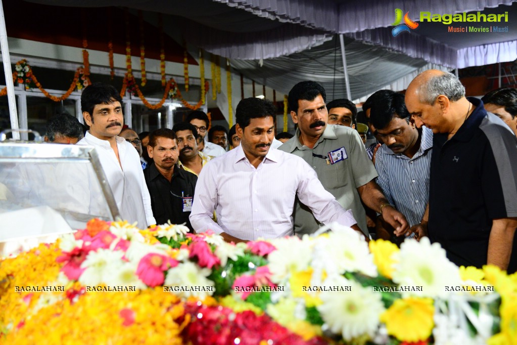 Celebrities pay homage to Dr. Akkineni Nageswara Rao