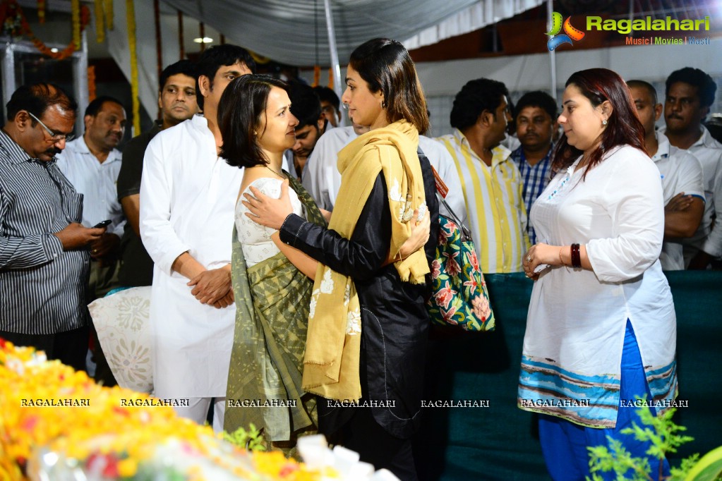 Celebrities pay homage to Dr. Akkineni Nageswara Rao