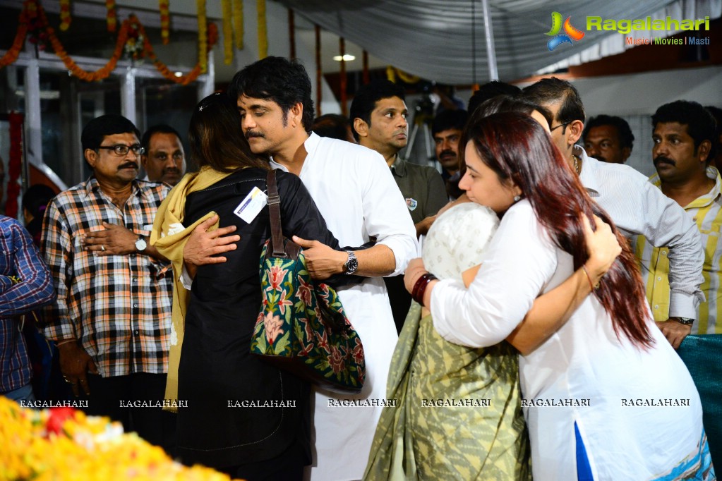 Celebrities pay homage to Dr. Akkineni Nageswara Rao