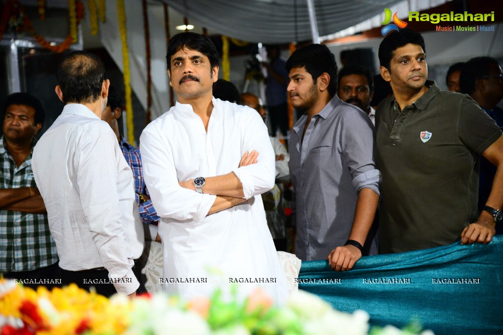 Celebrities pay homage to Dr. Akkineni Nageswara Rao