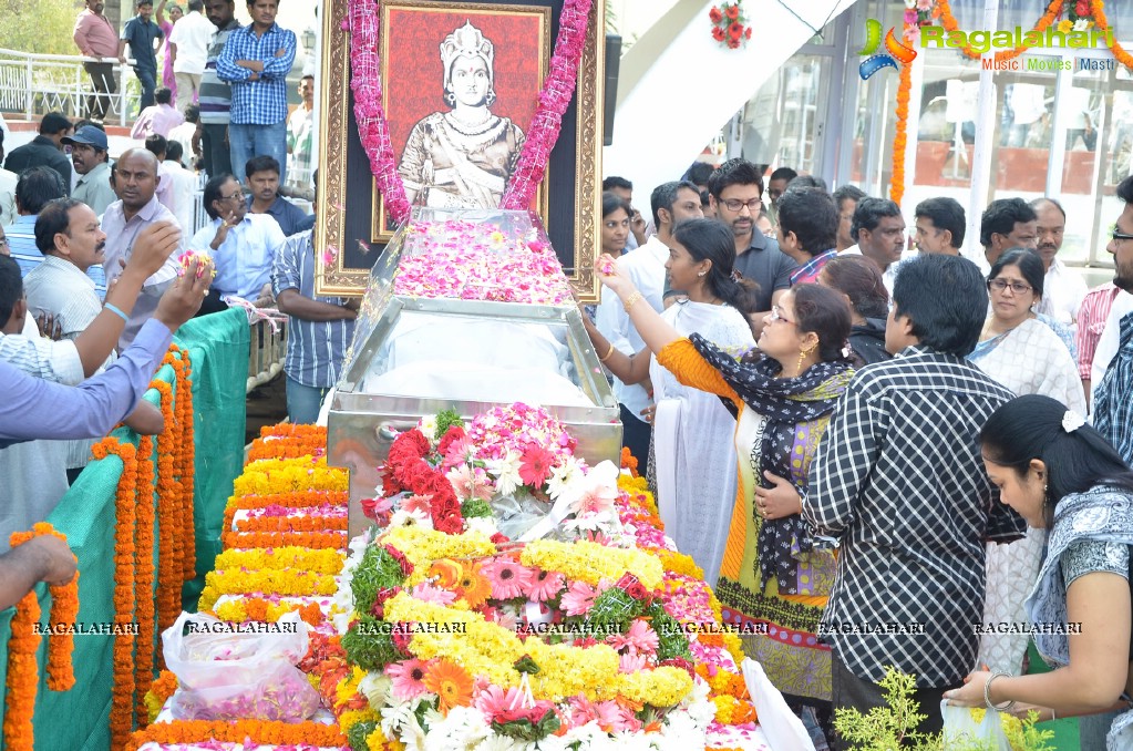 Celebrities pay homage to Dr. Akkineni Nageswara Rao