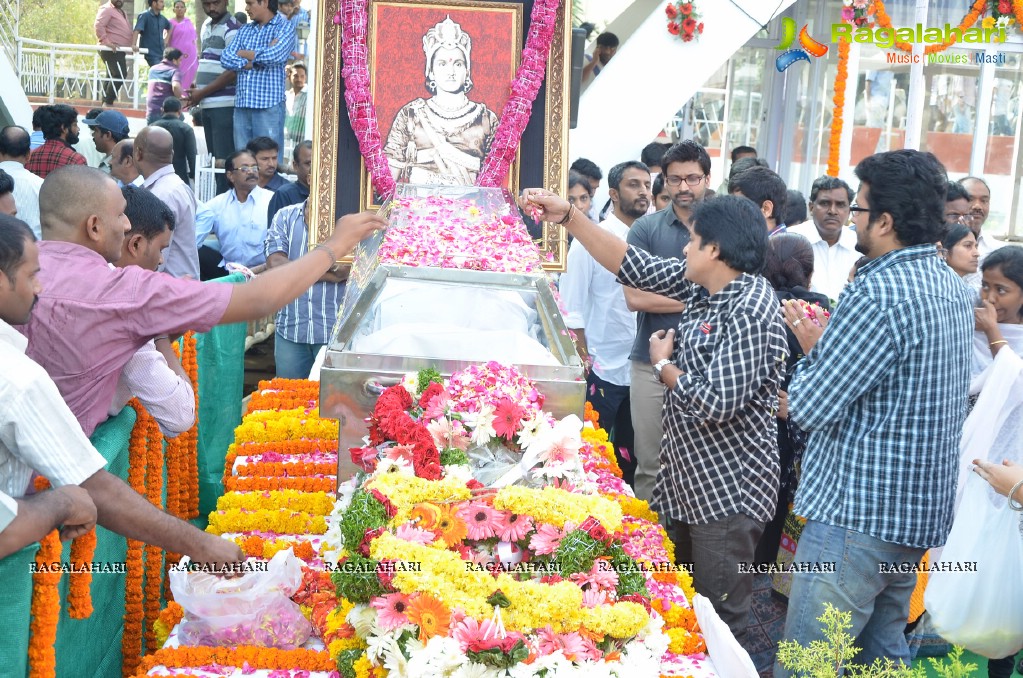 Celebrities pay homage to Dr. Akkineni Nageswara Rao