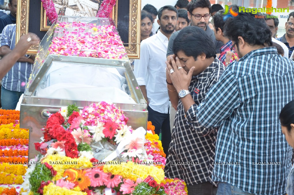 Celebrities pay homage to Dr. Akkineni Nageswara Rao