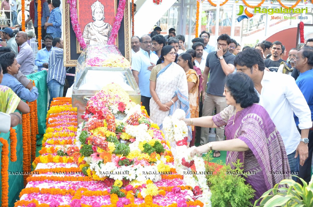 Celebrities pay homage to Dr. Akkineni Nageswara Rao