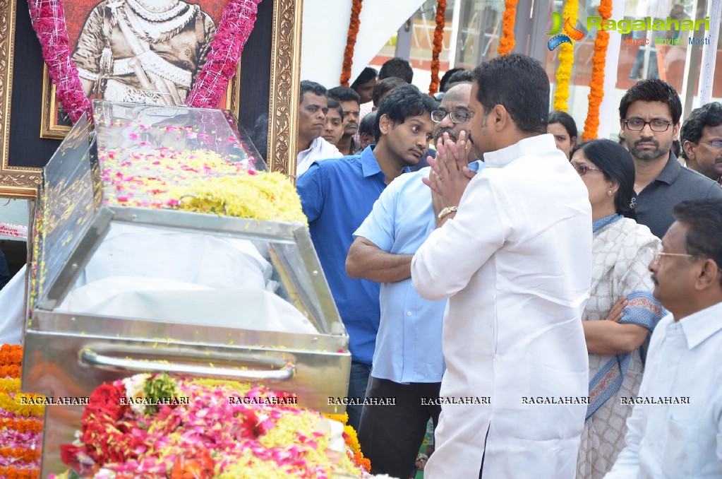 Celebrities pay homage to Dr. Akkineni Nageswara Rao