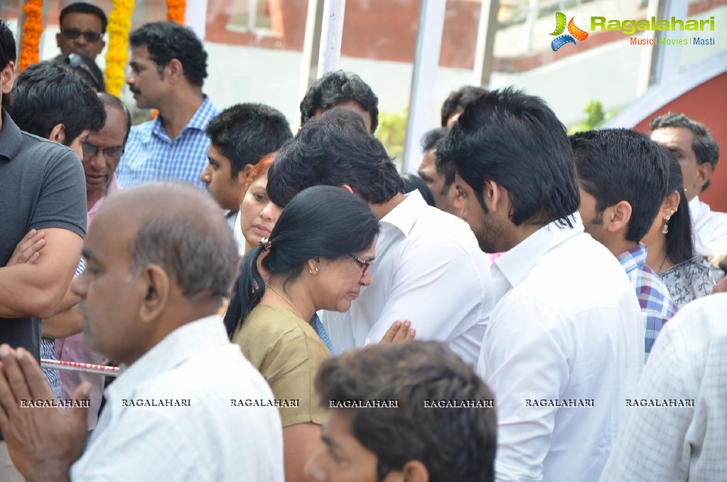 Celebrities pay homage to Dr. Akkineni Nageswara Rao