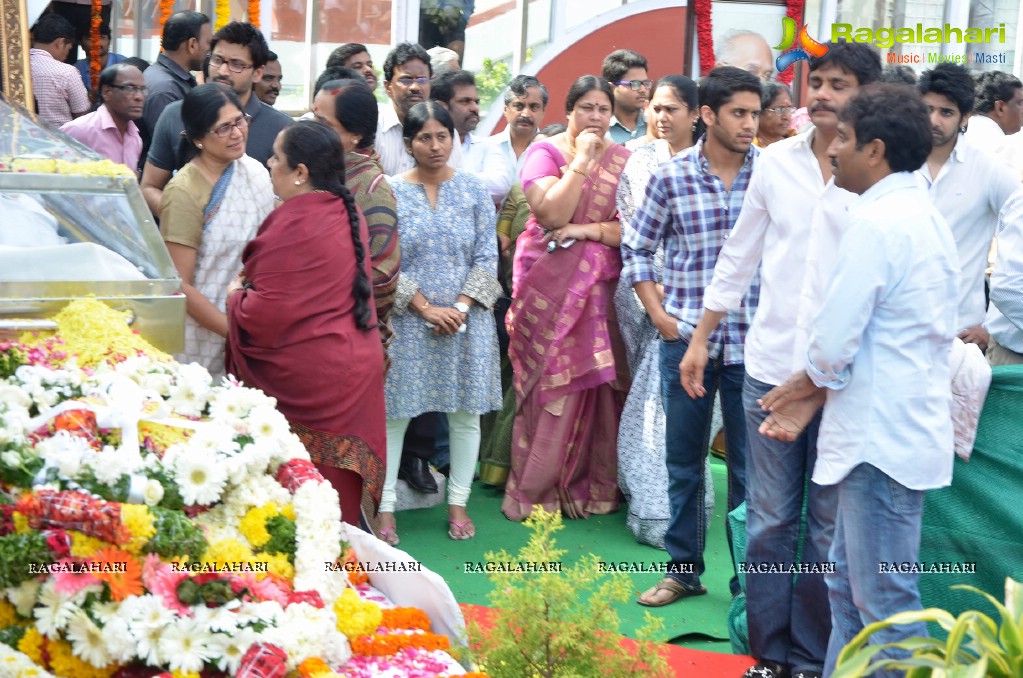 Celebrities pay homage to Dr. Akkineni Nageswara Rao