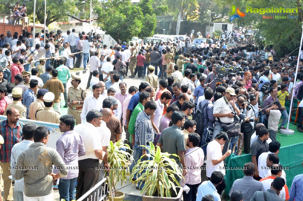 Celebrities pay homage to Dr. Akkineni Nageswara Rao