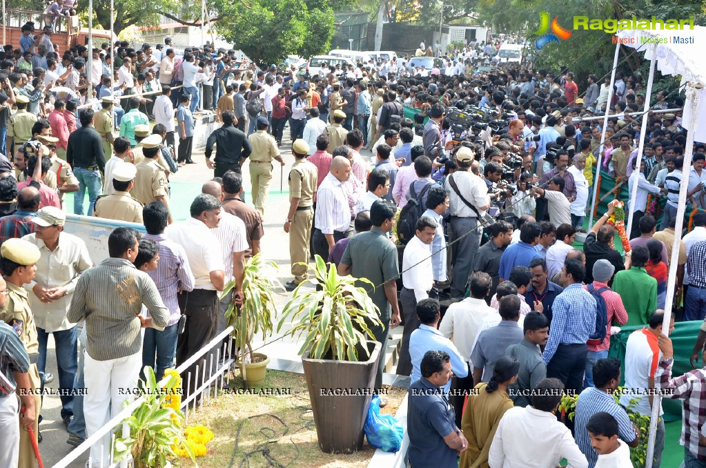 Celebrities pay homage to Dr. Akkineni Nageswara Rao