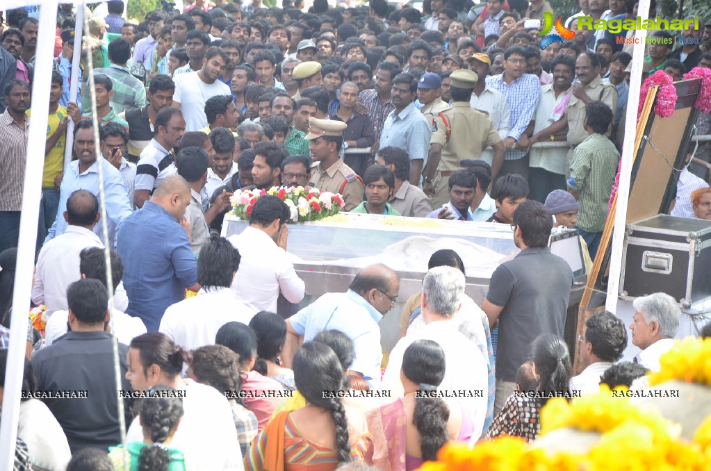 Celebrities pay homage to Dr. Akkineni Nageswara Rao