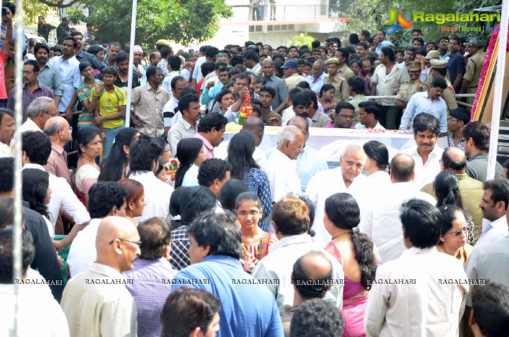 Celebrities pay homage to Dr. Akkineni Nageswara Rao