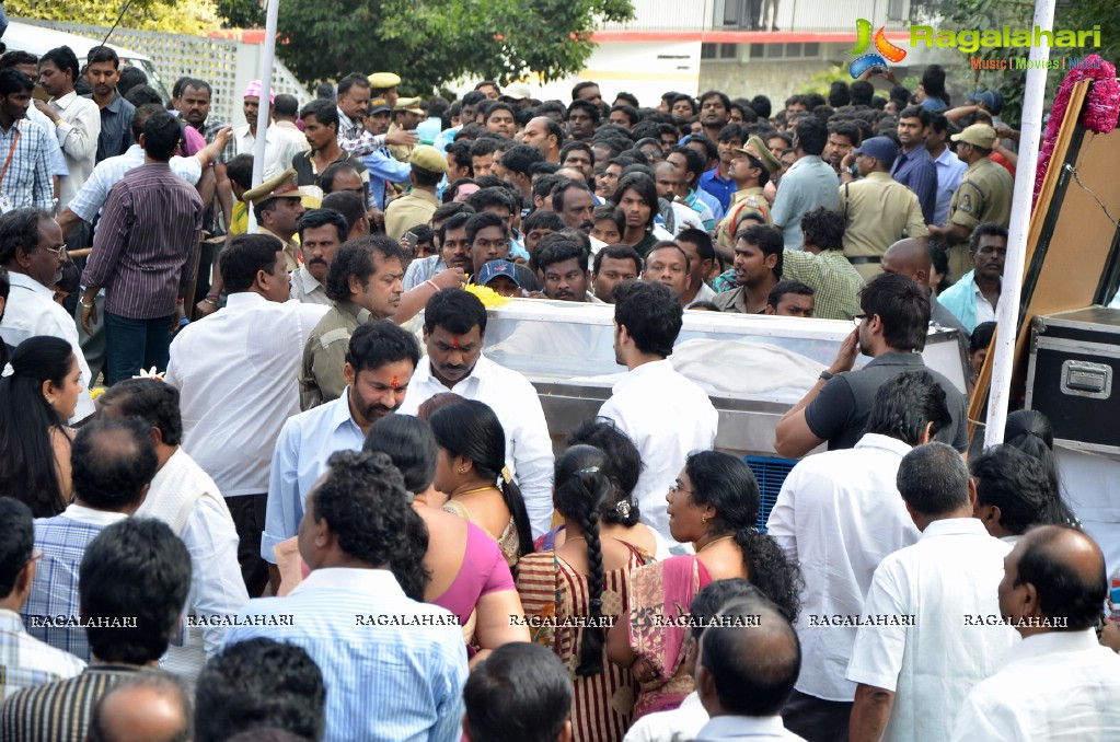 Celebrities pay homage to Dr. Akkineni Nageswara Rao