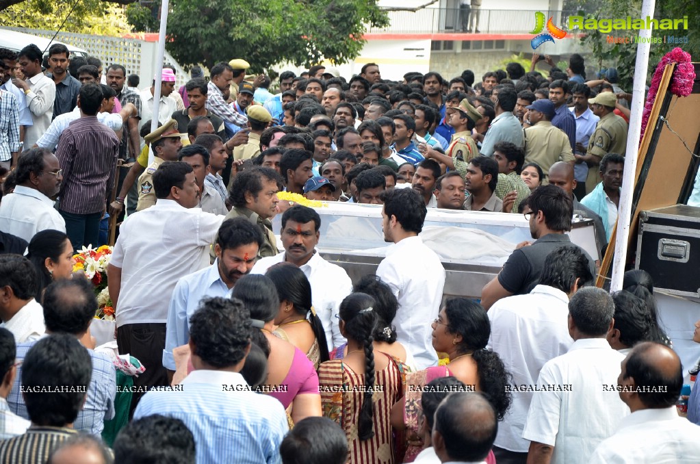 Celebrities pay homage to Dr. Akkineni Nageswara Rao