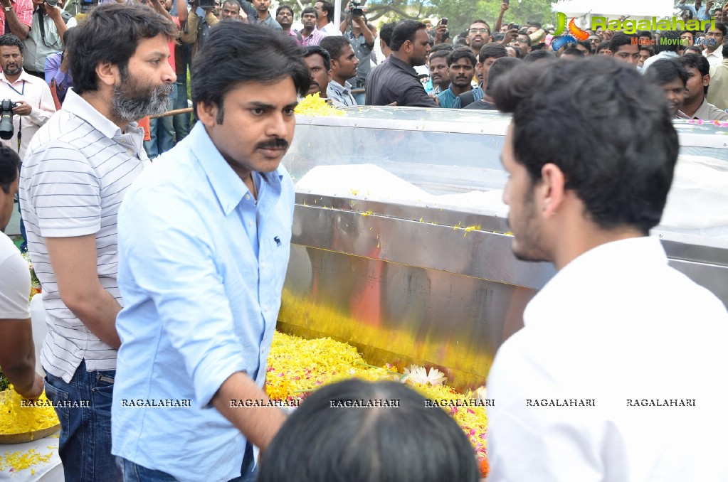 Celebrities pay homage to Dr. Akkineni Nageswara Rao