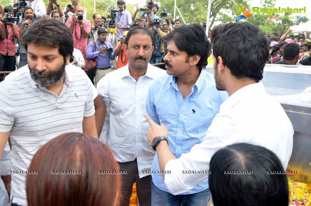 Celebrities pay homage to Dr. Akkineni Nageswara Rao