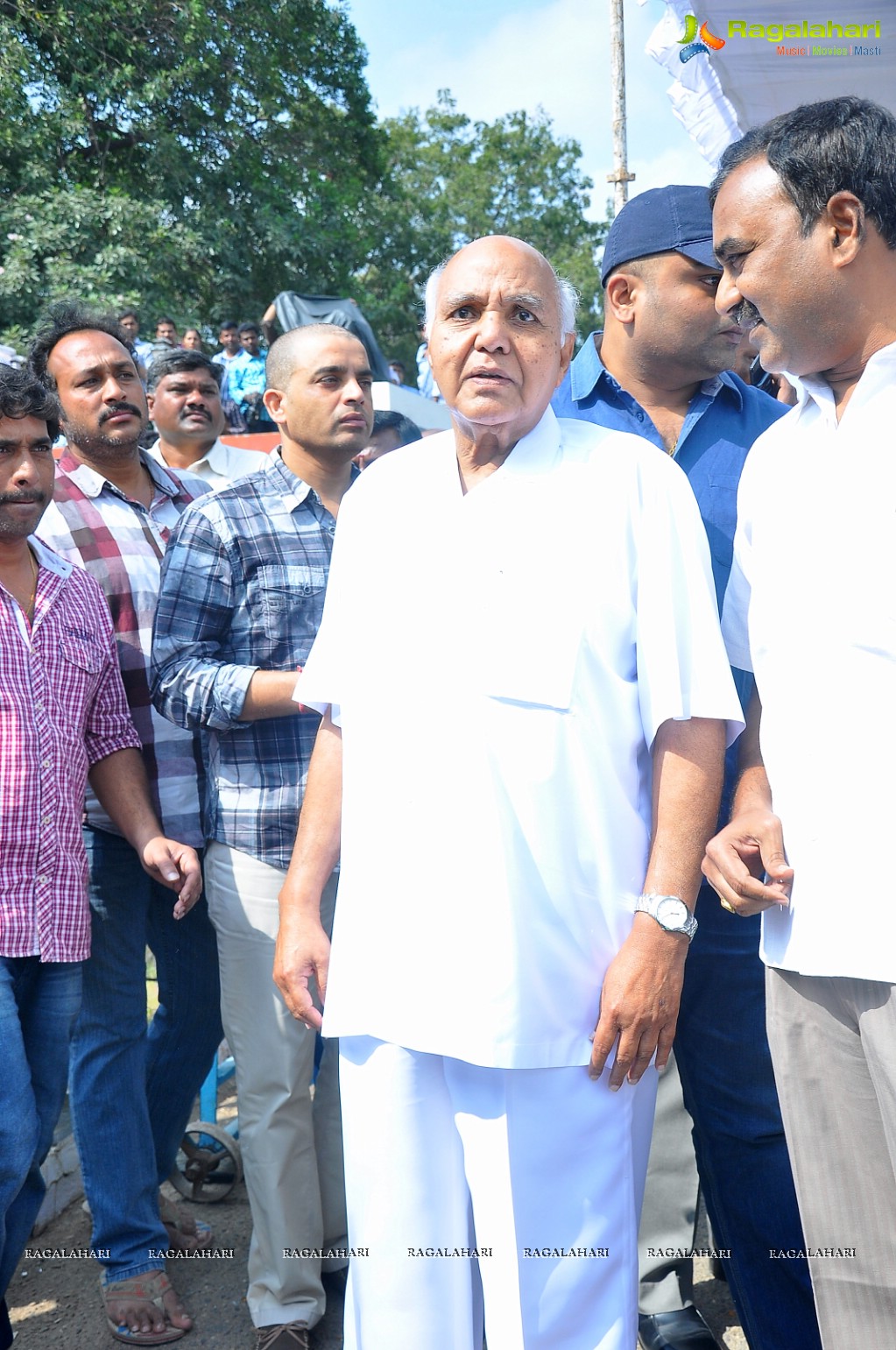 Celebrities pay homage to Dr. Akkineni Nageswara Rao