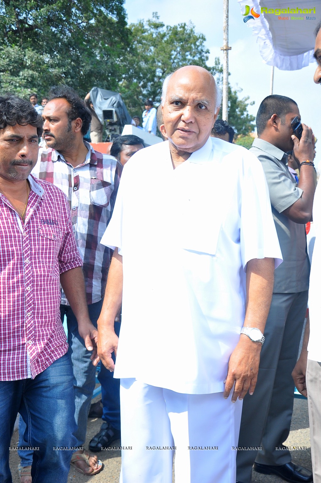 Celebrities pay homage to Dr. Akkineni Nageswara Rao