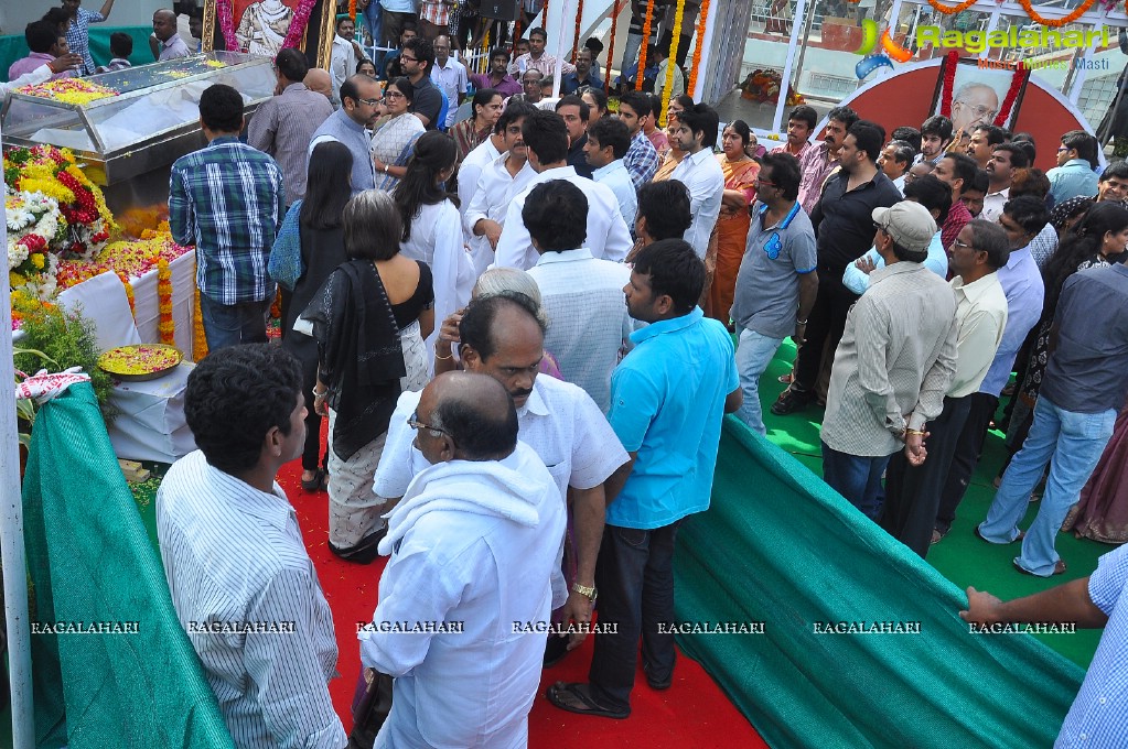 Celebrities pay homage to Dr. Akkineni Nageswara Rao