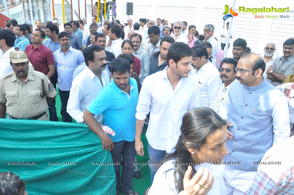 Celebrities pay homage to Dr. Akkineni Nageswara Rao