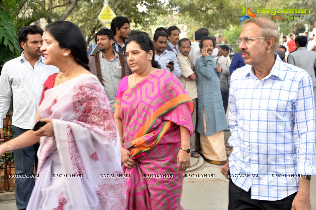 Celebrities pay homage to Dr. Akkineni Nageswara Rao