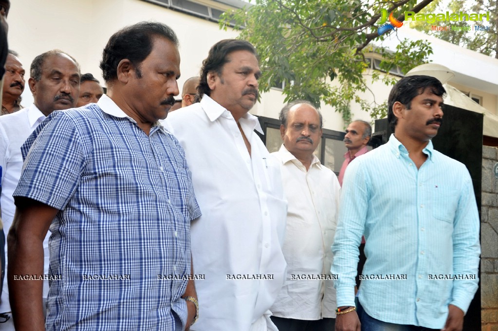 Celebrities pay homage to Dr. Akkineni Nageswara Rao