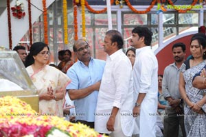 Celebrities pay homage to ANR