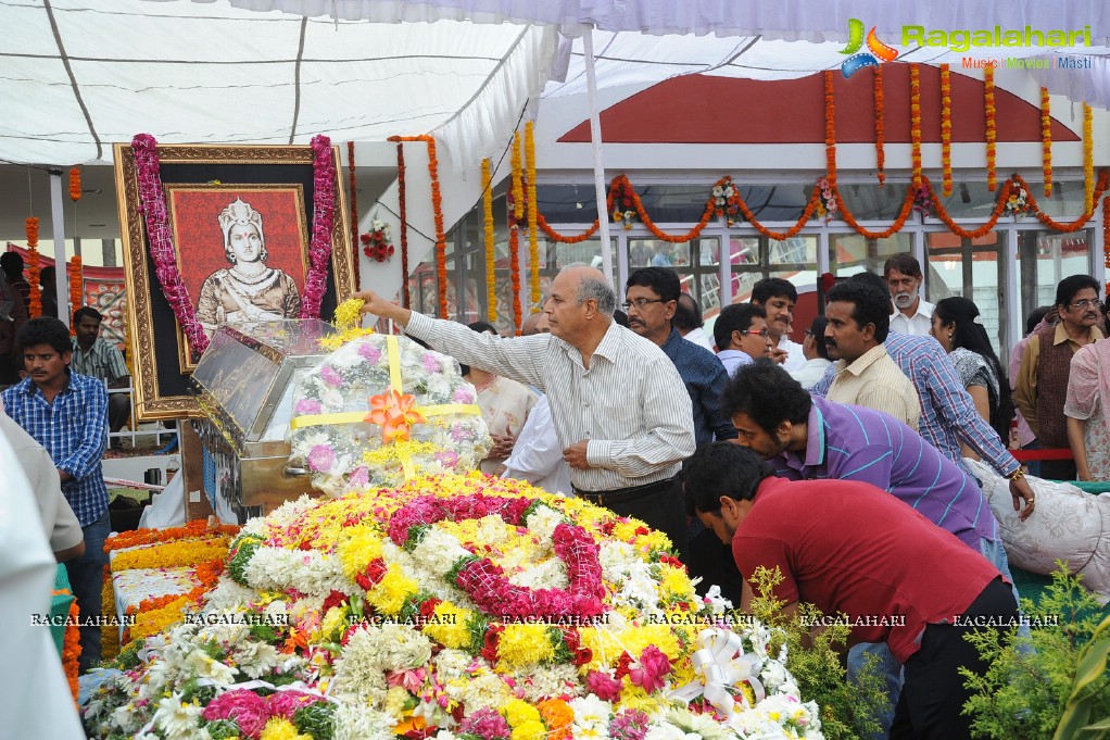 Celebrities pay homage to Dr. Akkineni Nageswara Rao