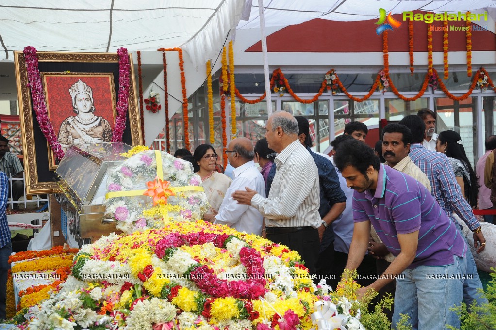 Celebrities pay homage to Dr. Akkineni Nageswara Rao