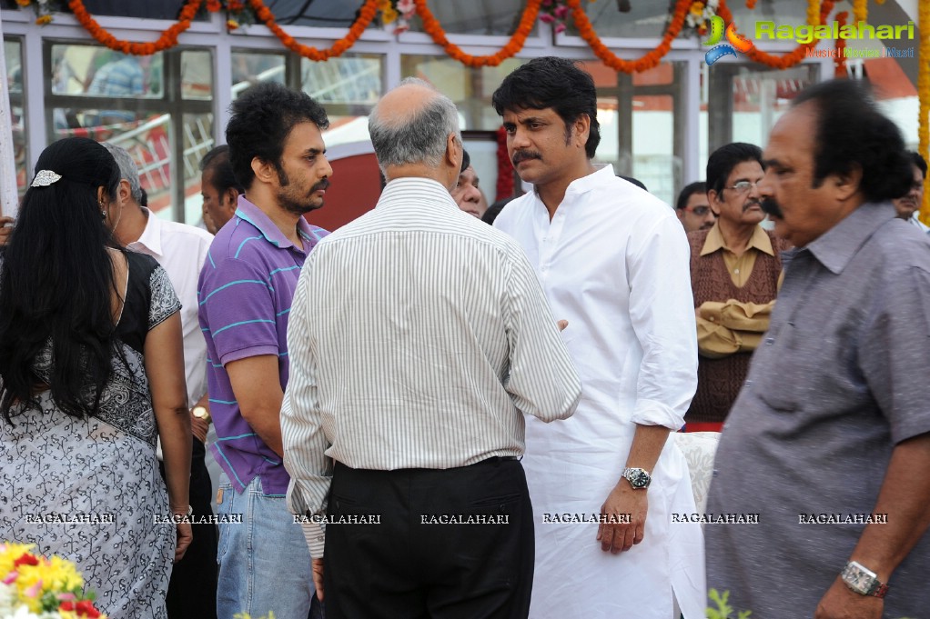 Celebrities pay homage to Dr. Akkineni Nageswara Rao