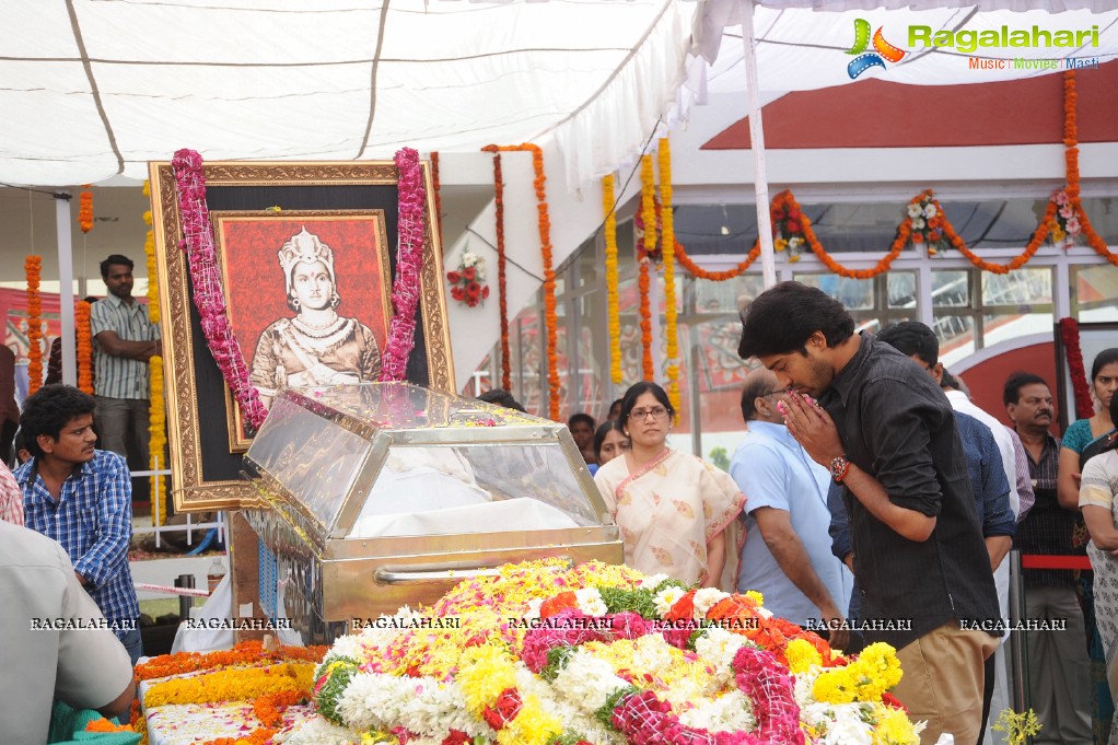 Celebrities pay homage to Dr. Akkineni Nageswara Rao