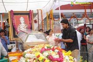 Celebrities pay homage to ANR