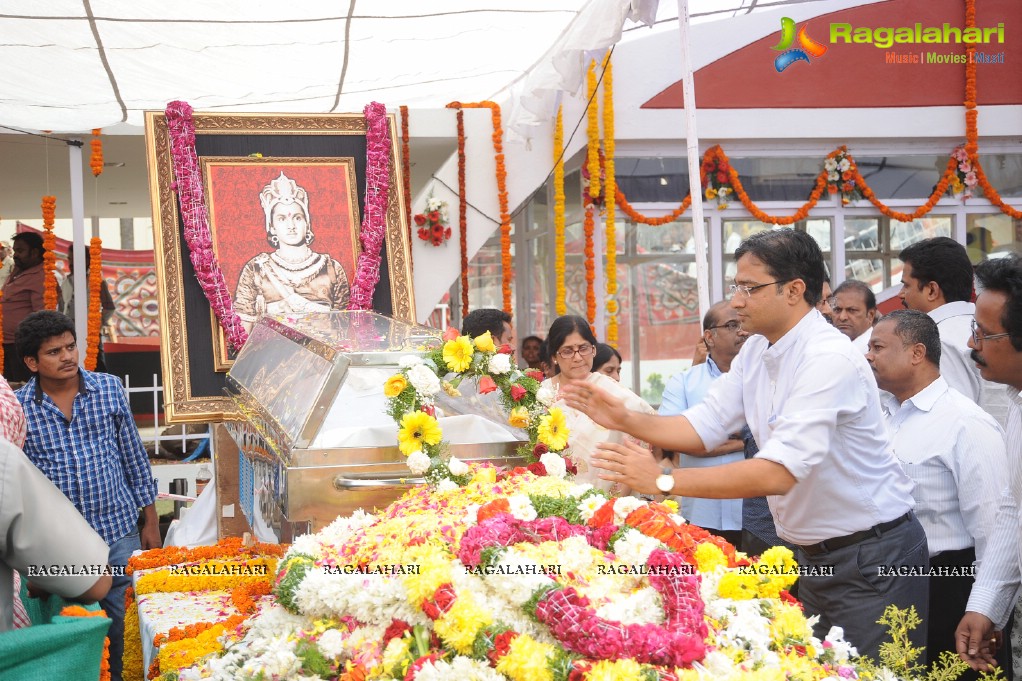 Celebrities pay homage to Dr. Akkineni Nageswara Rao