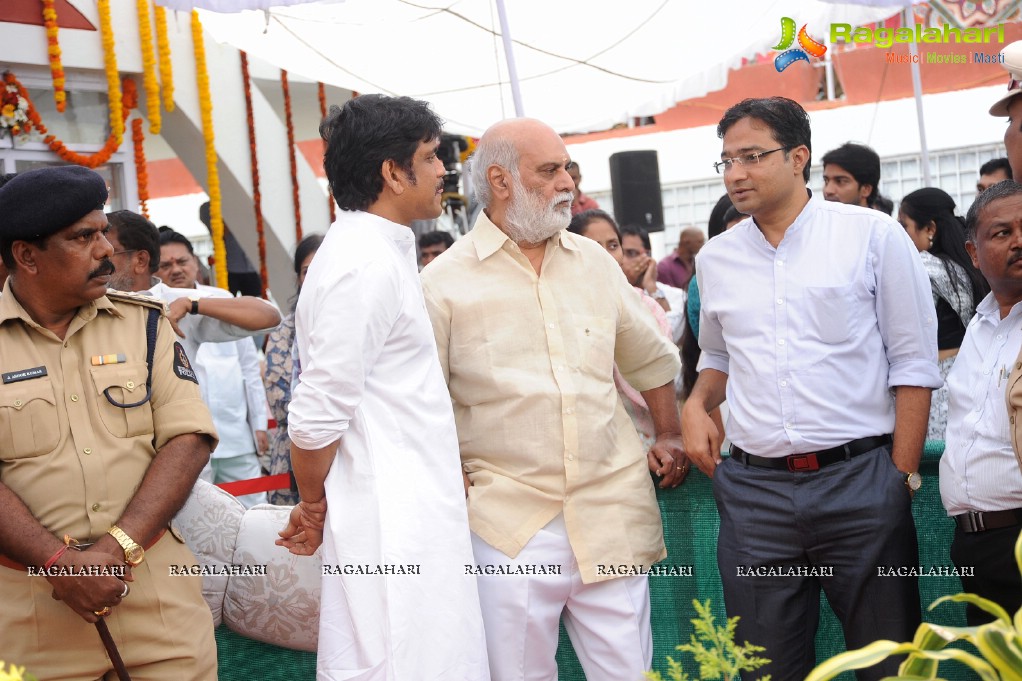 Celebrities pay homage to Dr. Akkineni Nageswara Rao