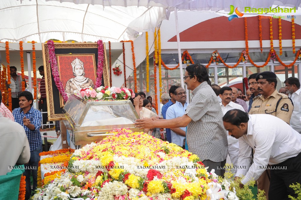 Celebrities pay homage to Dr. Akkineni Nageswara Rao