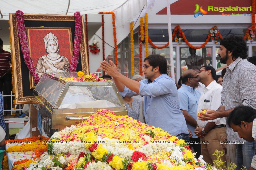 Celebrities pay homage to Dr. Akkineni Nageswara Rao