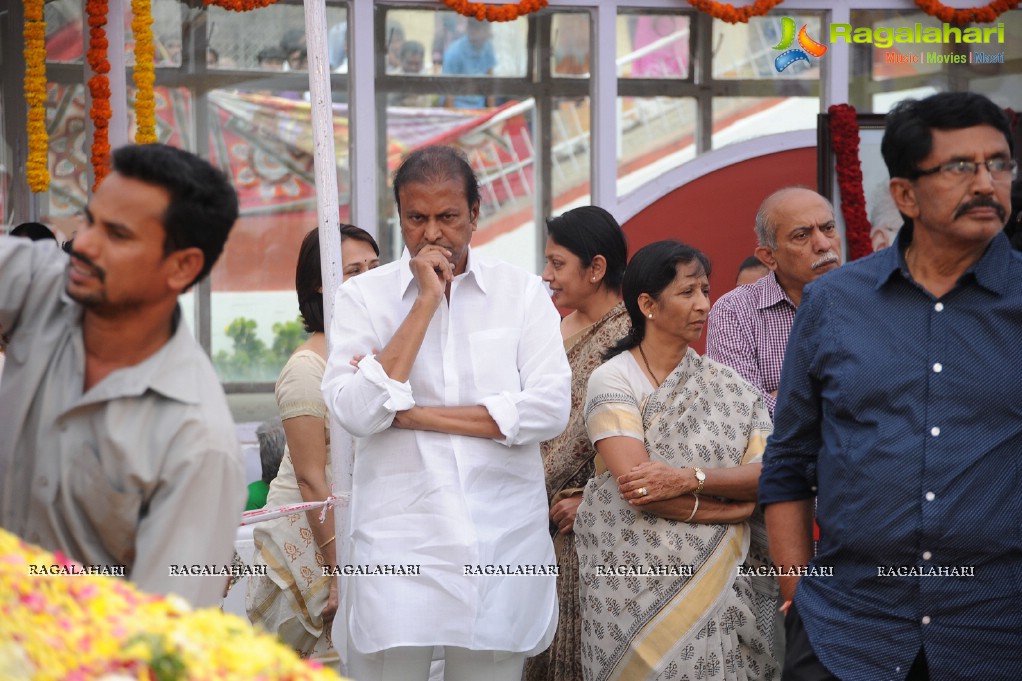 Celebrities pay homage to Dr. Akkineni Nageswara Rao