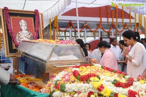 Celebrities pay homage to ANR