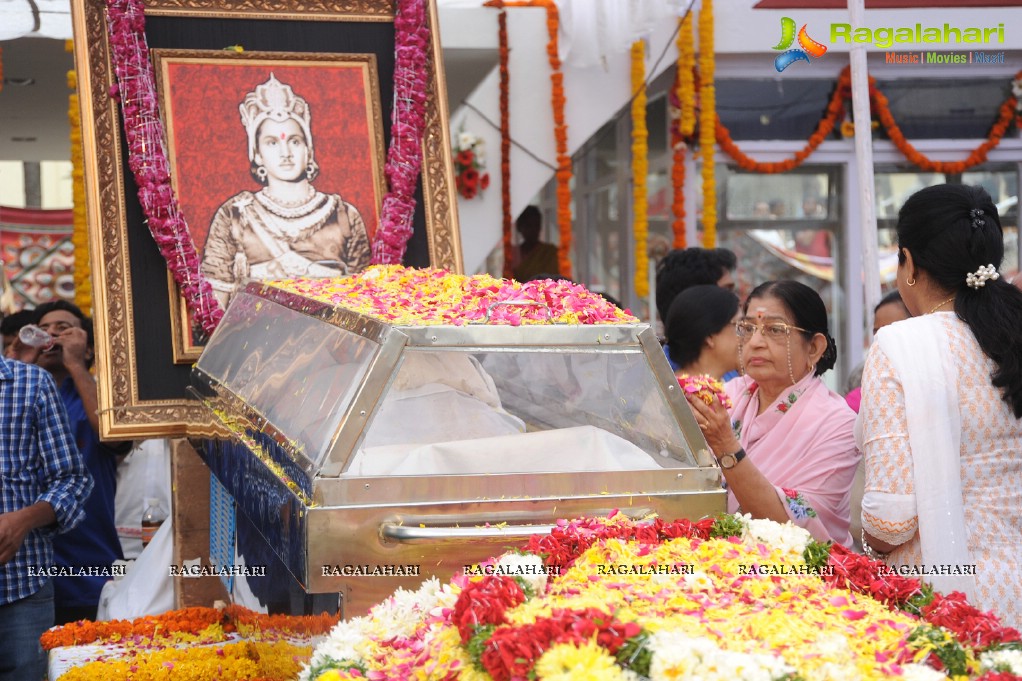 Celebrities pay homage to Dr. Akkineni Nageswara Rao