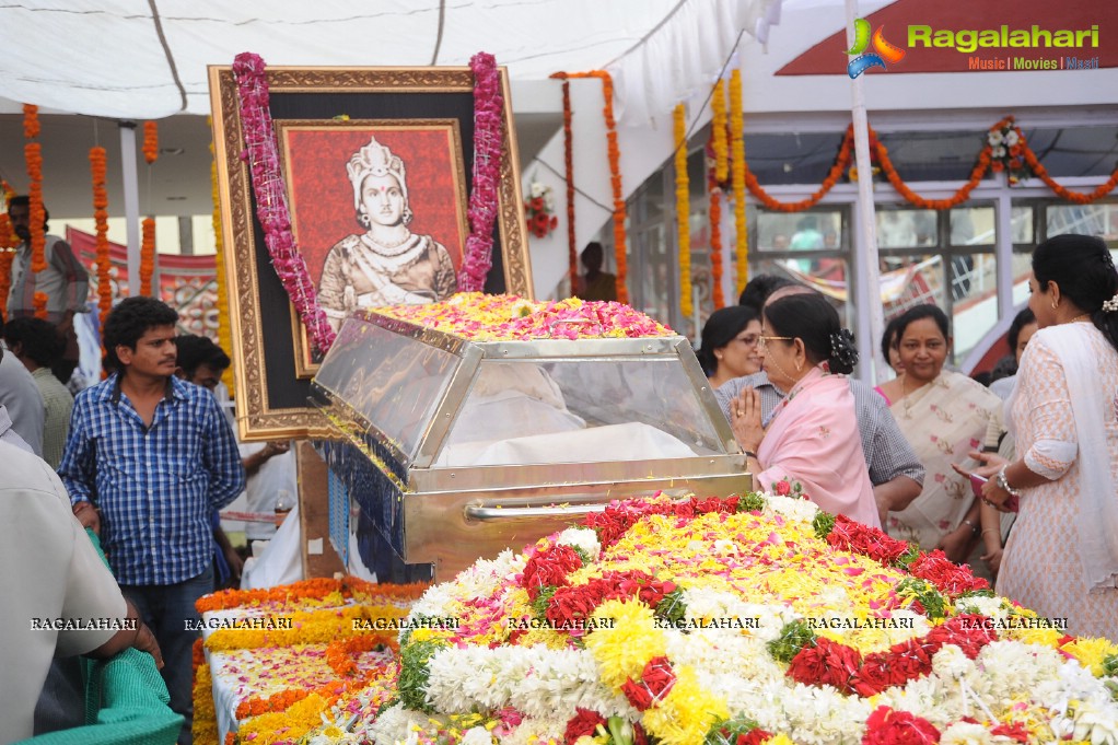 Celebrities pay homage to Dr. Akkineni Nageswara Rao