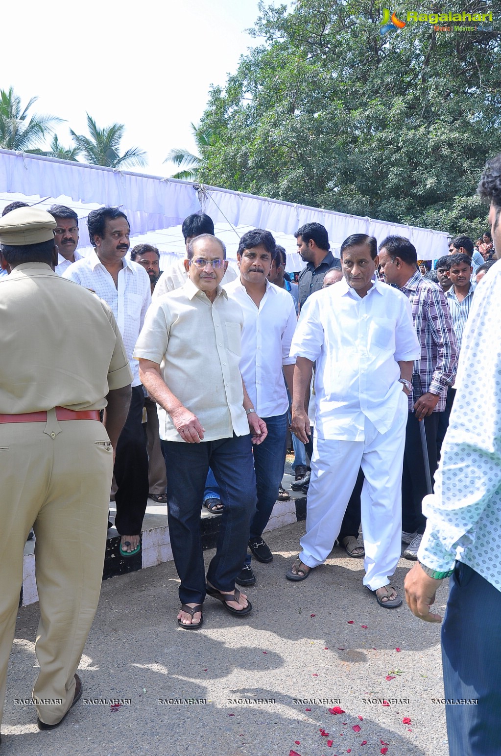 Celebrities pay homage to Dr. Akkineni Nageswara Rao