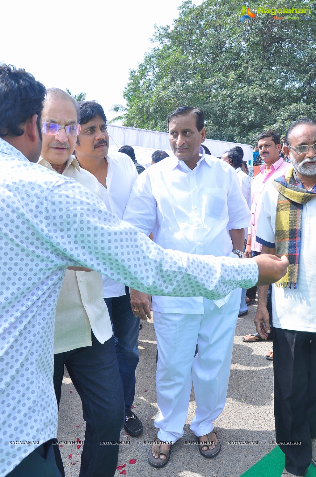 Celebrities pay homage to Dr. Akkineni Nageswara Rao