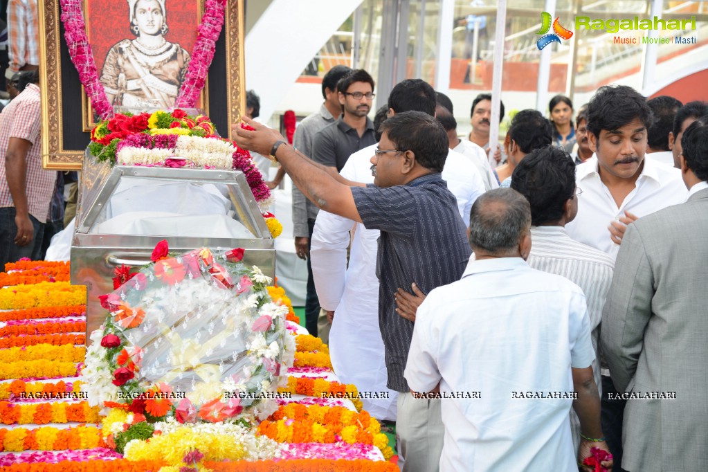 Celebrities pay homage to Dr. Akkineni Nageswara Rao