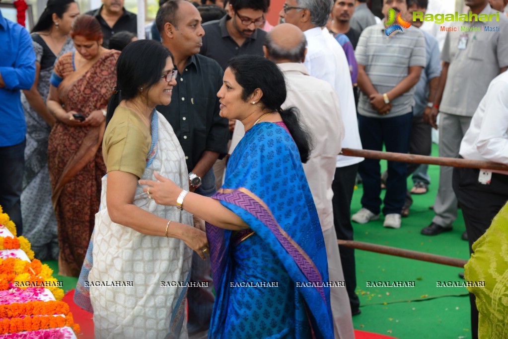 Celebrities pay homage to Dr. Akkineni Nageswara Rao