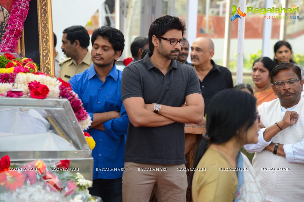 Celebrities pay homage to Dr. Akkineni Nageswara Rao