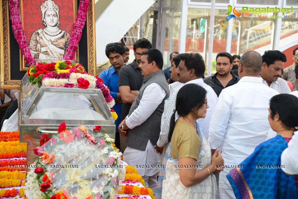 Celebrities pay homage to Dr. Akkineni Nageswara Rao