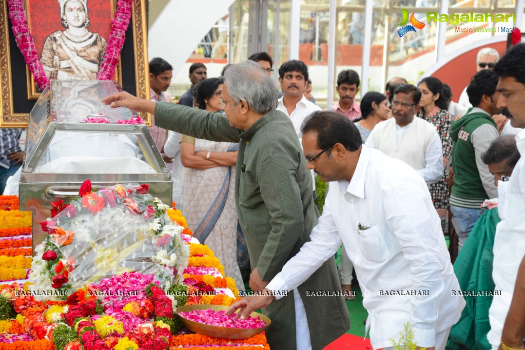 Celebrities pay homage to Dr. Akkineni Nageswara Rao