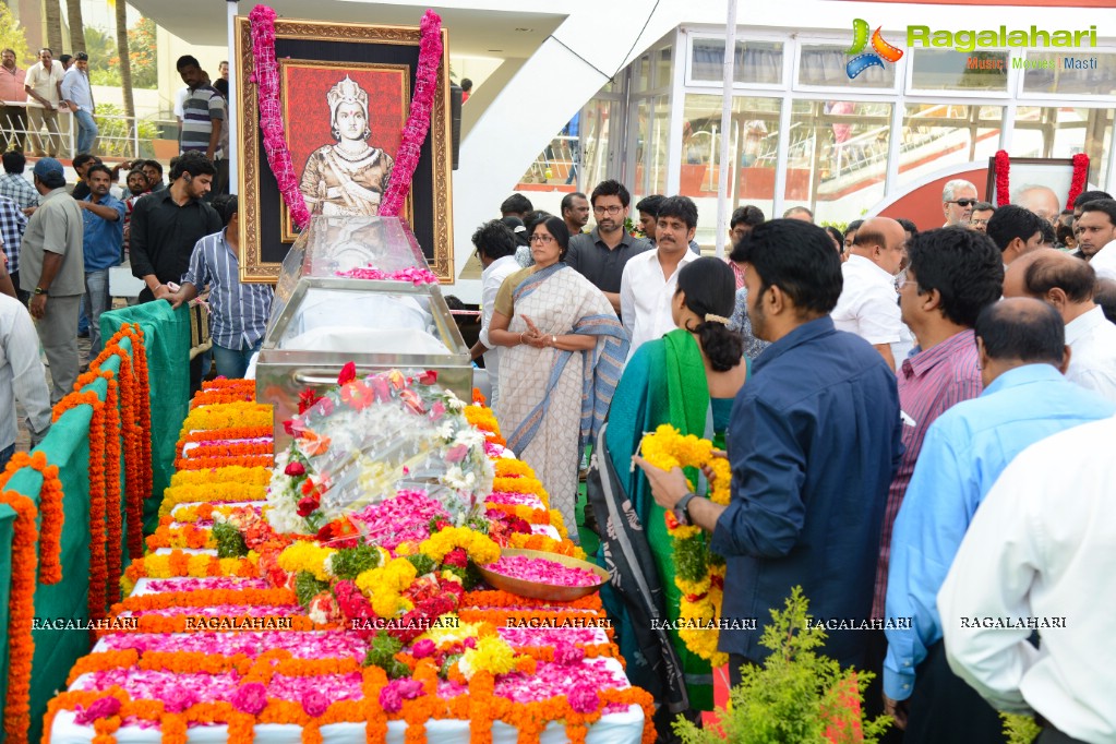 Celebrities pay homage to Dr. Akkineni Nageswara Rao