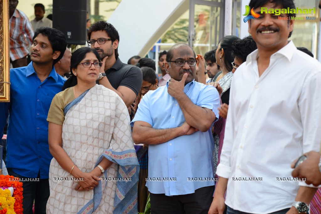 Celebrities pay homage to Dr. Akkineni Nageswara Rao