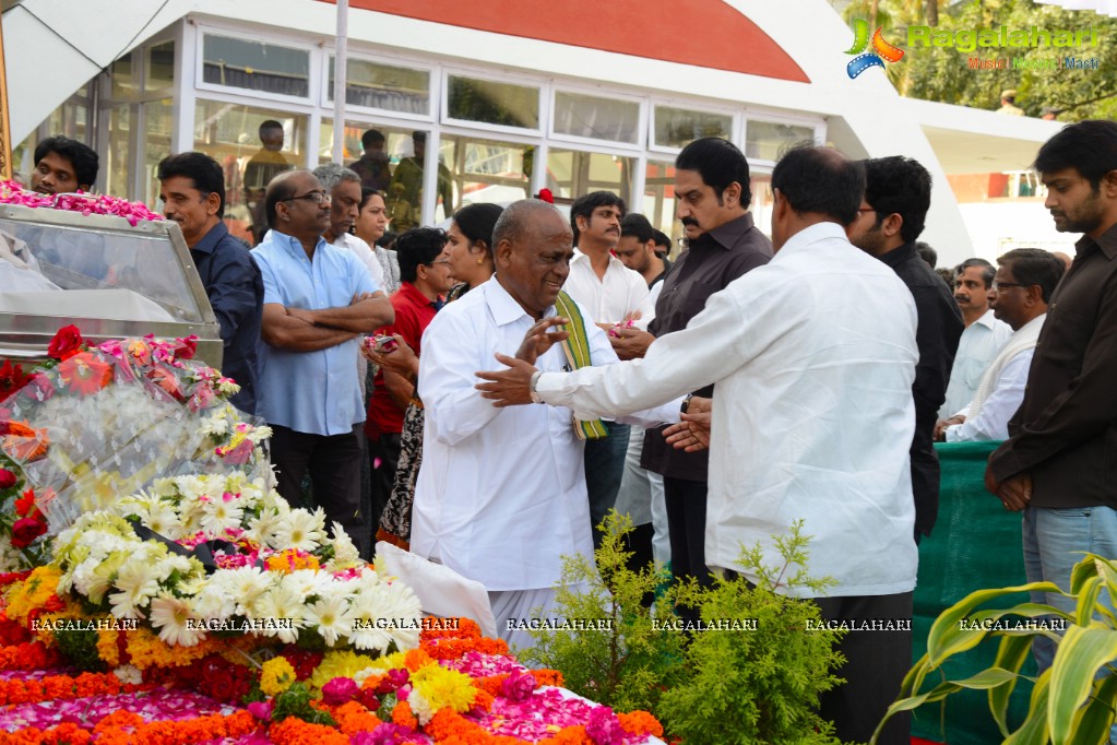 Celebrities pay homage to Dr. Akkineni Nageswara Rao