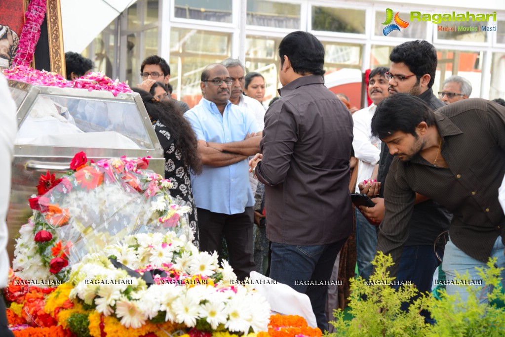 Celebrities pay homage to Dr. Akkineni Nageswara Rao